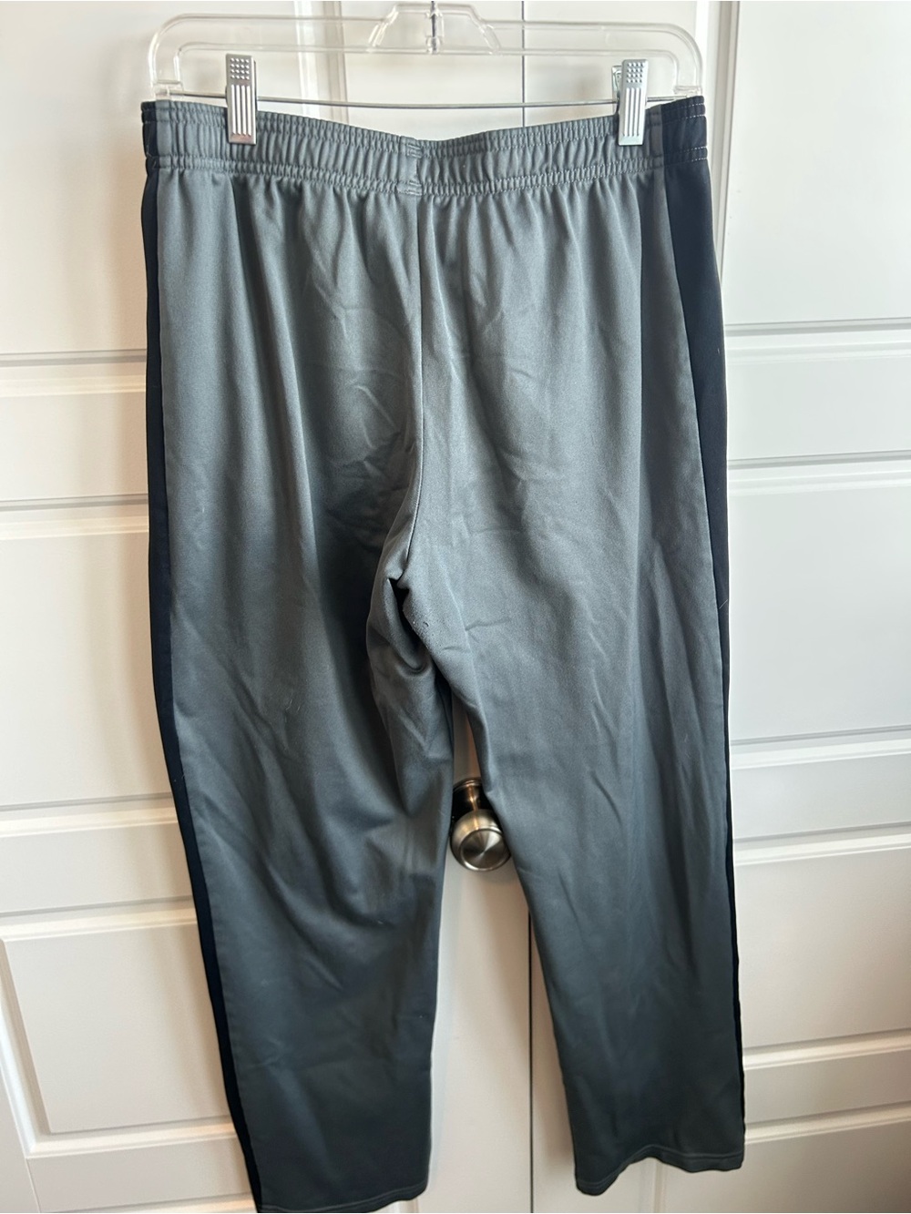 2 pair of Under Armour Gray and Black Boys Athletic Track Pants - Picture 11 of 11